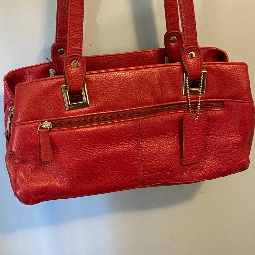 π FREE Jessica Leather Shoulder Bag - Picture 2 of 14